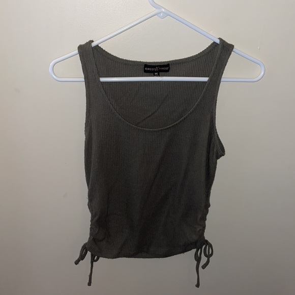 2 Piece Woman’s Green top - Picture 2 of 3